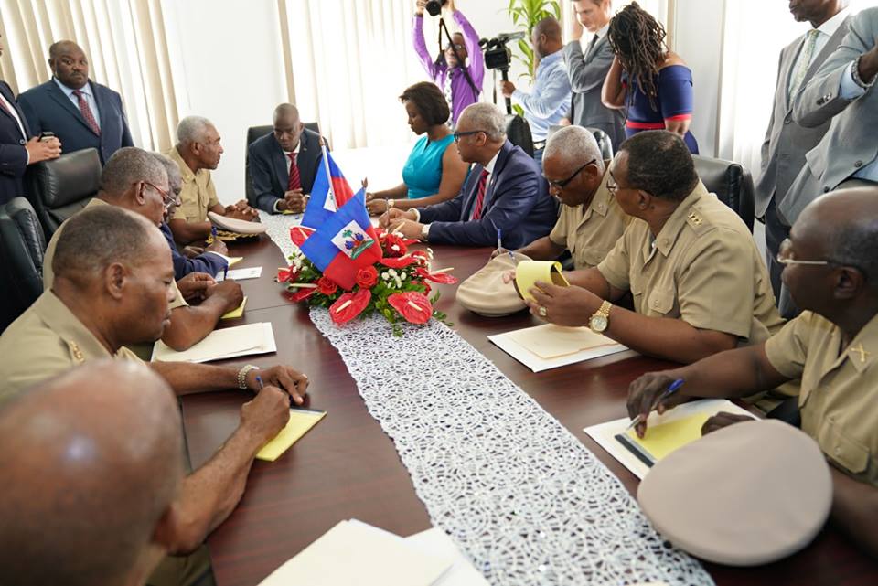 L’Etat-major des Forces Armées d’Haïti reconstituées au complet