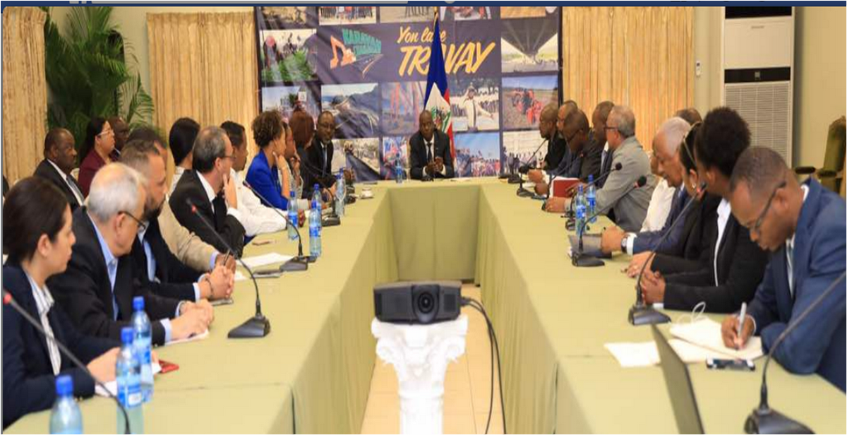 Le Président Jovenel Moise rencontre des investisseurs haïtiens au Palais National