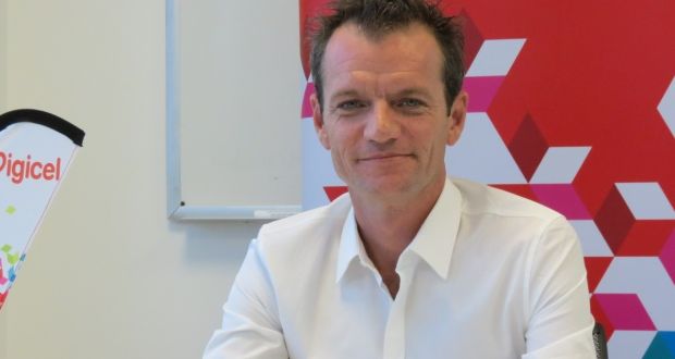 Maarten Boute expose les difficultés de la Digicel devant une commission du sénat haïtien